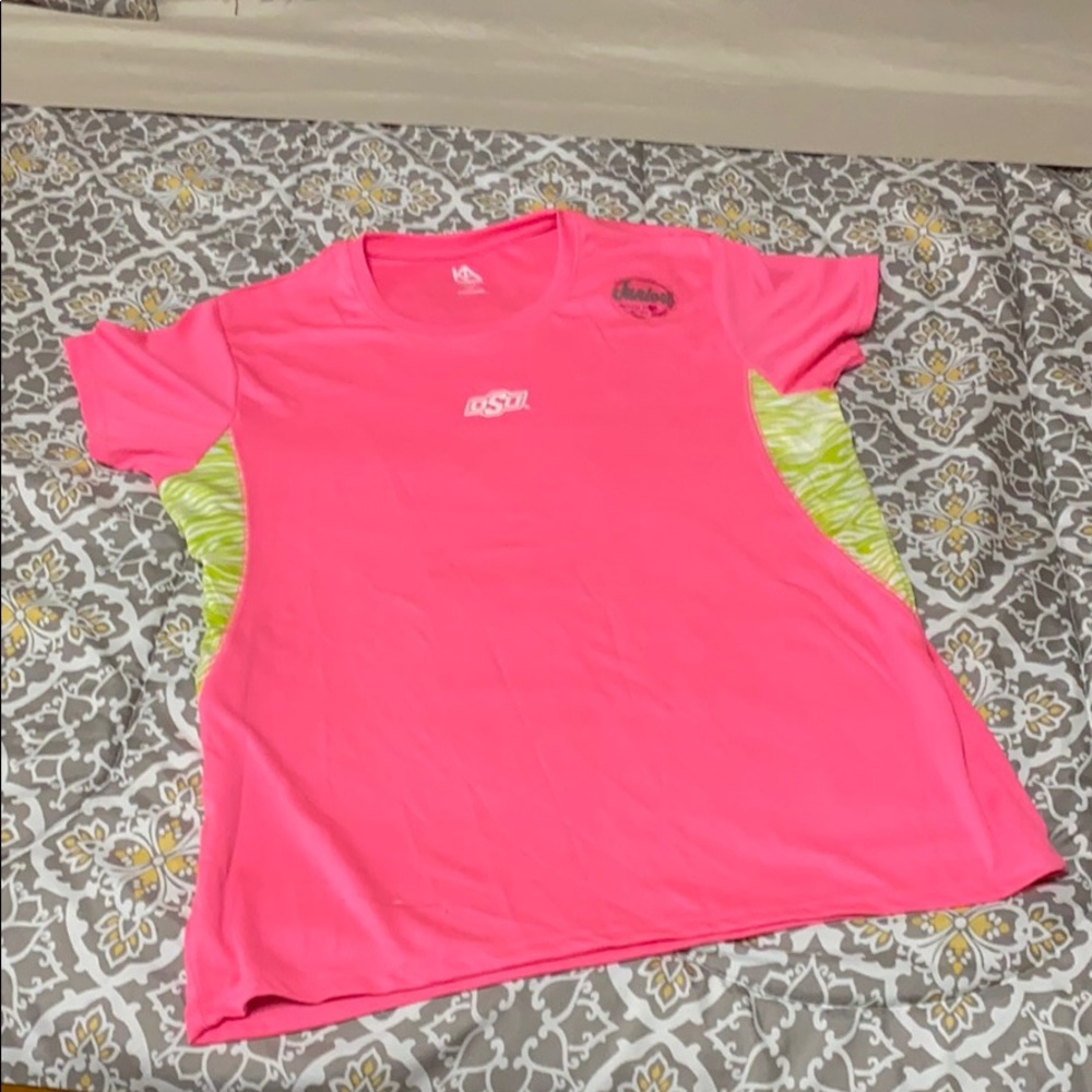 Women’s t shirt.